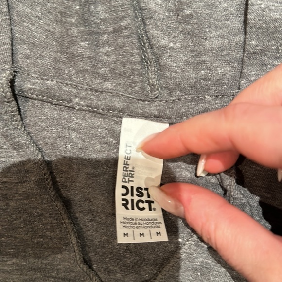 Gray v-neck hoodie - Picture 4 of 4